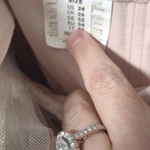 Maggie Sottero Cream Lace Wedding Dress - Picture 4 of 4